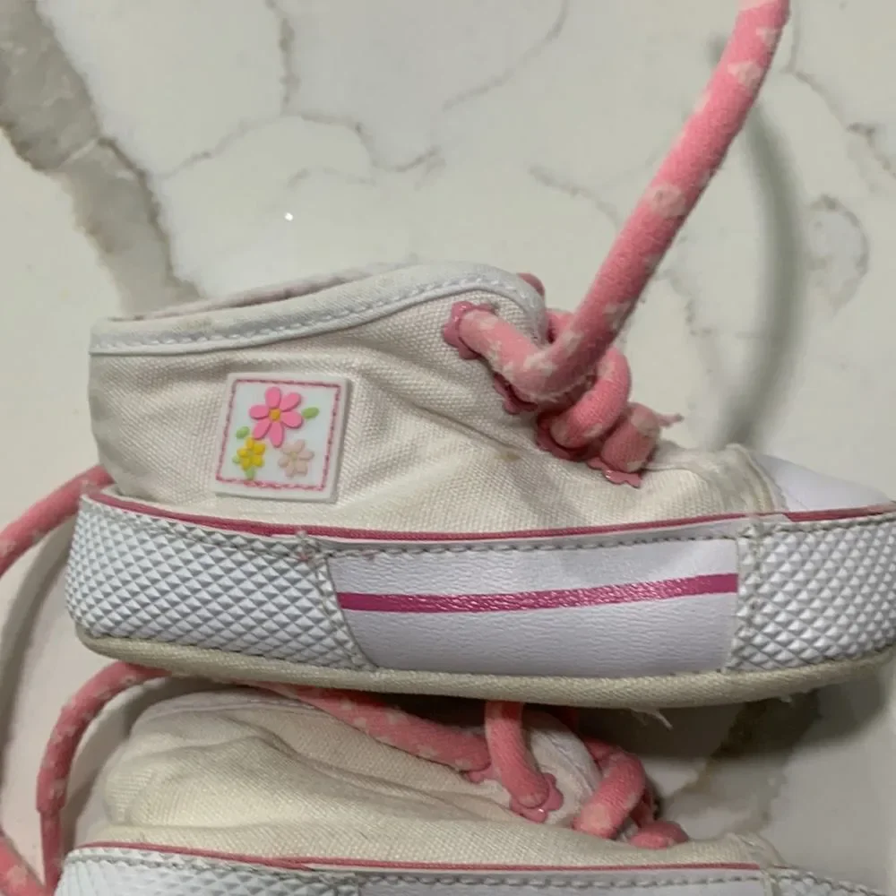 Carter’s INFANT BABY HIGH TOP White Pink Walking Fashion Sneakers Shoes Size 2